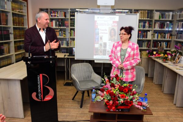 Camelia Ardelean și cărțile ei minunate, la întâlnirea cu publicul hunedorean
