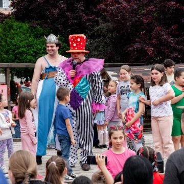 Ziua Copiilor a fost sărbătorită la Lupeni, cu muzică, magie și multă veselie