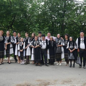 Nedeie de Sânpetru în spiritul tradiției momârlănești, pe Slătinioara Petroșaniului