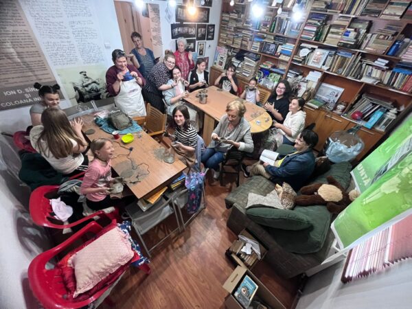 Ion D. Sîrbu omagiat la Petrila, la 104 ani de la naștere, de micii artiști petrileni