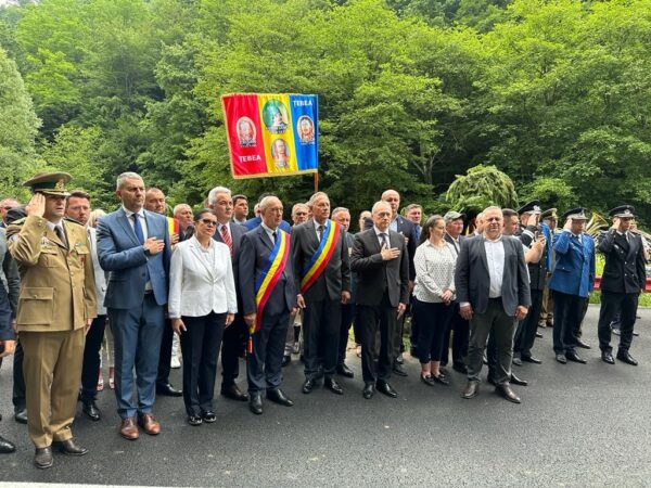 Momente de emoție și respect la ”Întâlnirea moților cu istoria” de la Dupăpiatră