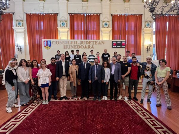 Voluntarii internaționali UNESCO, într-o vizită de documentare organizată, în premieră, în județul Hunedoara