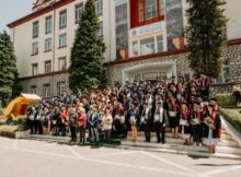 ”Gaudeamus igitur” pentru o nouă generație de absolvenți ai Facultății de Inginerie Mecanică și Electrică de la Universitatea din Petroșani
