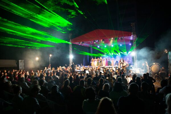 Explozie de muzică și culoare la Exploatarea Culturală Petrila, în emoționantul spectacol de operă ”Carmina Burana”