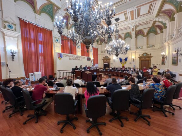 Investiții de 5 milioane de euro în proiectul „Conservare, restaurare la Amfiteatrul din cadrul sitului arheologic Ulpia Traiana Sarmizegetusa”