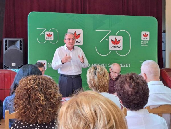 Europarlamentarul Iuliu Winkler, reales pentru un nou mandat de 2 ani în fruntea UDMR Hunedoara