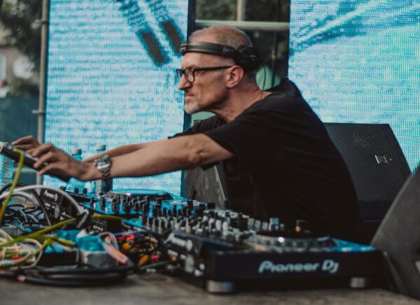 DJ ARRoW, din Valea Jiului pe scena UNTOLD 2023