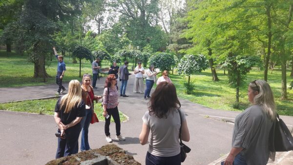 Elevi și studenți au remodelat parcurile Timișoarei. Planificarea pentru multifuncționalitate i-a impresionat pe norvegieni