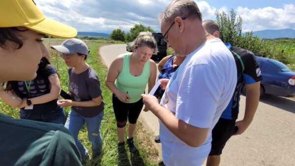 Geocaching, jocul internațional prin care zeci de români au descoperit Geoparcul Țara Hațegului