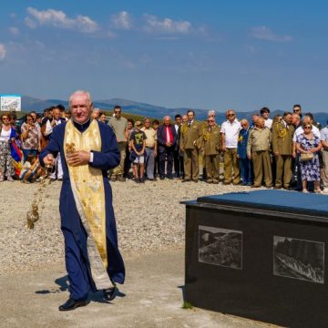 Momente emoționante și trăiri profunde la ceremonialul dedicat Eroilor Marelui Război în Panteonul de la Pasul Vîlcan