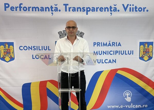 Finanțare de peste 7 milioane de lei pentru dotarea unităților de învățământ din municipiul Vulcan