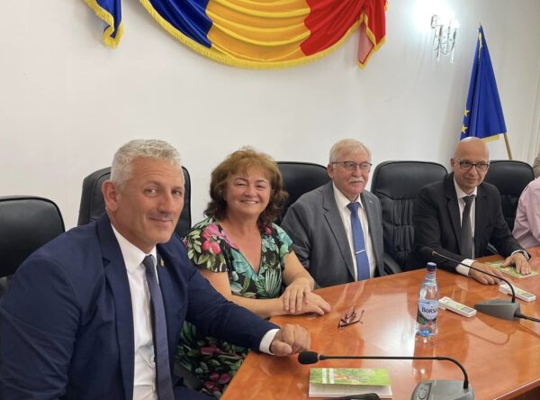 ”Sonete sonore”, de și cu poetul Felix Simion Marțian, la Vulcan