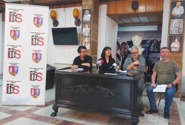 Teatrul ”I.D. Sîrbu” din Petroșani anunță un debut de stagiune cu ”Repetiție generală” pentru un nou an de excepție
