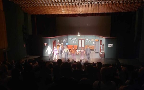 Debut de stagiune cu aplauze furtunoase și ovații pentru  actorii Teatrului ”I.D. Sîrbu”, la excepționala premieră națională a spectacolului ”Repetiție generală” de Aldo Nicolaj