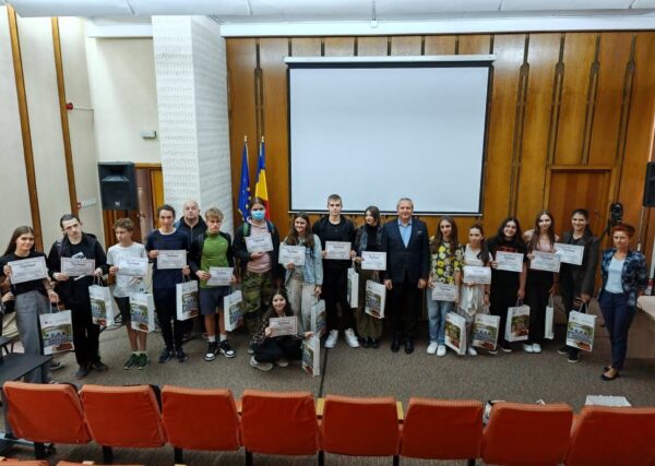 Centenarul unor mari regizori români, marcat la Biblioteca județeană ”Ovid Densușianu” Deva