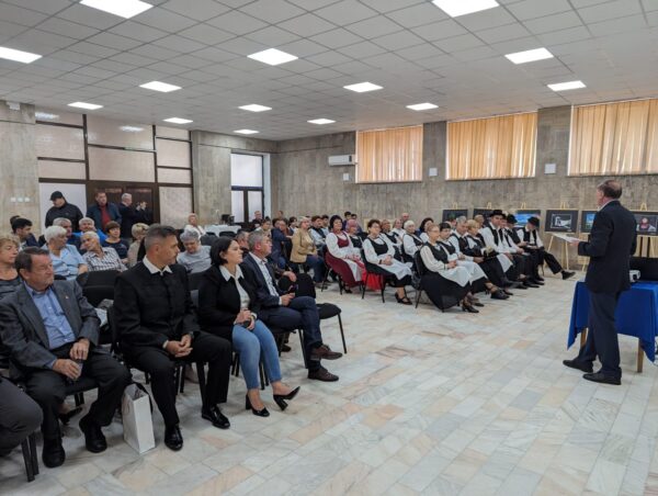 Cultura maghiară dezvăluită comunității din Valea Jiului în limbajul universal al artelor