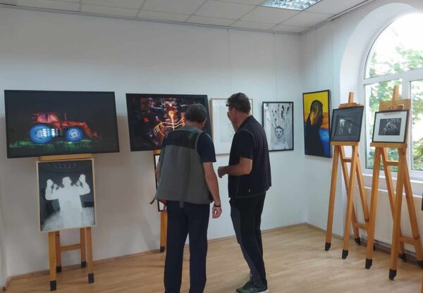 Salonul Studențesc de Fotografie vernisat la Casa de Cultură a Studenților din Petroșani