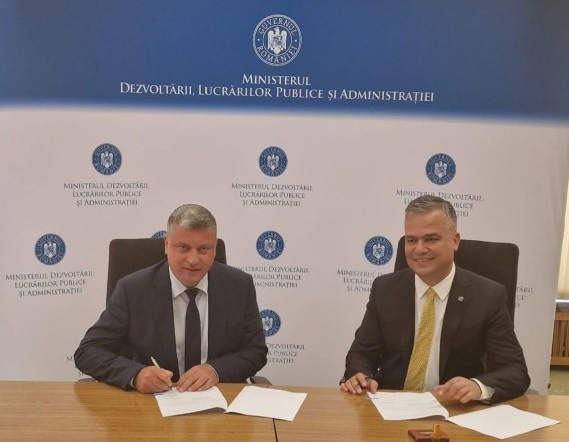 Asfalt nou pe 10 kilometri de străzi din municipiul Lupeni
