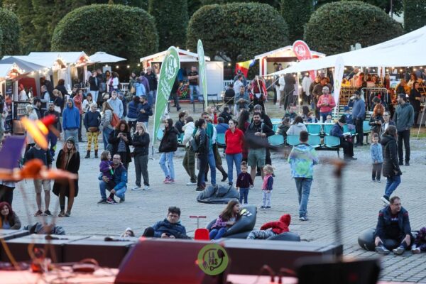Festivalul LA PAS 2023 – Festival de Gastronomie Artizanală, cu concerte rock, poezie, basme și muzică neaoșă