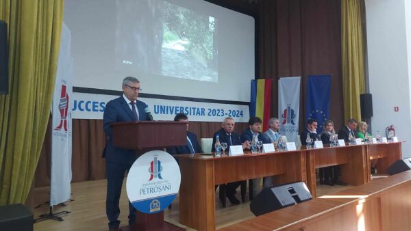 Speranțe și certitudini la deschiderea noului an academic de la Universitatea din Petroșani