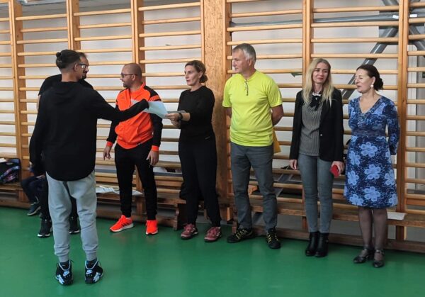 Cei mai buni elevi sportivi din Vulcan, premiați de Asociația ”Tinerii – Viitorul nostru”