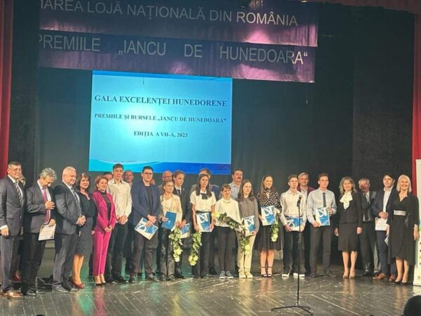Premii speciale și Bursele „Iancu de Hunedoara” acordate la Deva în cadrul ”Galei Excelenței Hunedorene”