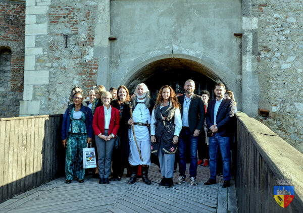 Ambasadoarea Cubei şi reprezentanta UNICEF în România, în vizită la Castelul Corvinilor