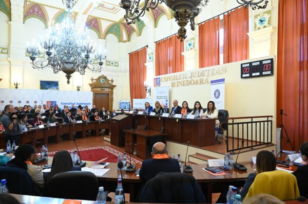 ”Campania națională de promovare a serviciilor sociale specializate pentru victimele violenței de gen”, lansată în județul Hunedoara
