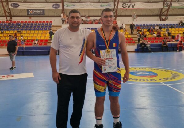 Luptătorul petrilean Dennis Lukacs, din nou campion național
