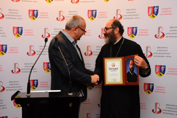 Invitație la lectură din partea Părintelui Constantin Necula, la ”Salonul Hunedorean al Cărții”