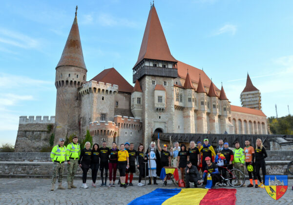 Ştafeta Veteranilor – Invictus Romania a trecut şi pe la Castelul Corvinilor