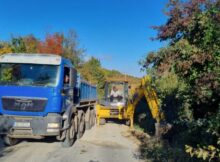 Au început lucrările la modernizarea drumului spre Poienița Voinii, în Ținutul Pădurenilor