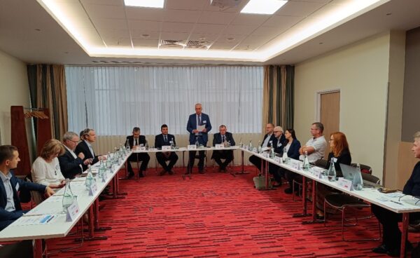 Reuniune a consorțiului de cercetare REM la București