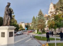 Statuia Reginei Maria tronează, de astăzi, în Centrul Istoric al Devei