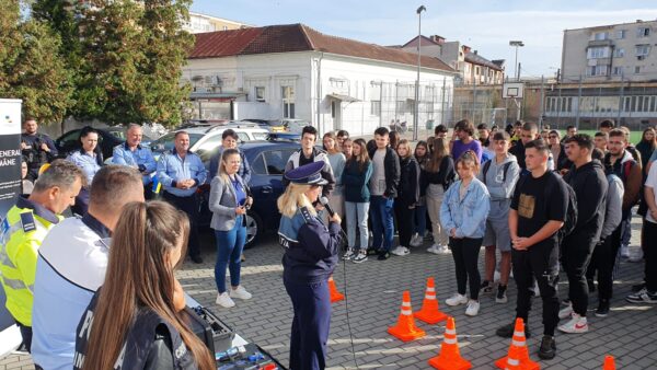 ”Școala Altfel” cu activități de informare și prevenire a consumului de droguri