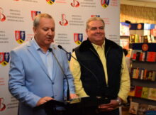 Adrian Cioroianu lansează la ”Salonul Hunedorean al Cărții” volumul „Frumoasă era Sena pe sub florile mele”