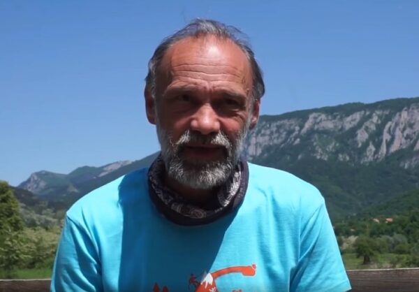 ”Remember 18”, mozaic artistic în expoziția prof. Petru Gorea la Casa Studenților din Petroșani