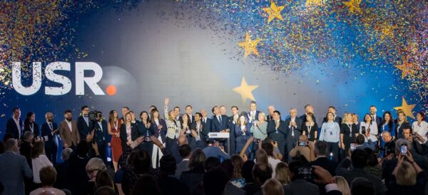 USR și-a definitivat lista candidaților pentru alegerile europarlamentare, pe primul loc fiind hunedoreanca Elena Lasconi