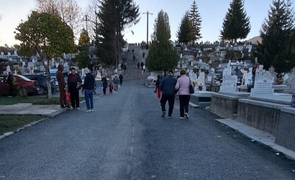 Reabilitări rutiere și pietonale în Cimitirul ”Bărbăteni” din Lupeni
