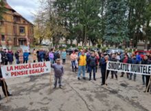 Minerii Văii Jiului protestează și cer ”pentru muncă egală, pensii egale!”