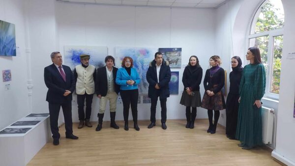 Dublu vernisaj expozițional la Casa de Cultură a Studenților din Petroșani