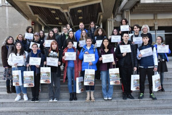 Dimitrie Cantemir, filozof între regi, rege între filozofi, omagiat de Biblioteca județeană din Deva