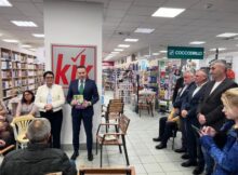 Europarlamentarul Gheorghe Falcă și-a lansat la Deva volumul ”Lumini și umbre”