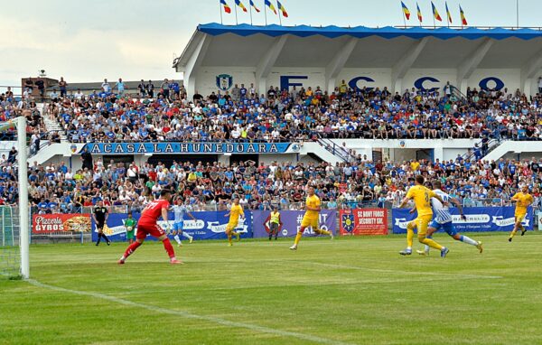 Cel mai important brand sportiv al judeţului: „Corvinul” Hunedoara, sprijinit de CJH