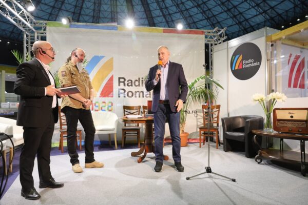 Lansare de gală a cărții lui Ilie Pintea ”Afganistan-Chipuri ale războiului” la Târgul ”Gaudeamus”