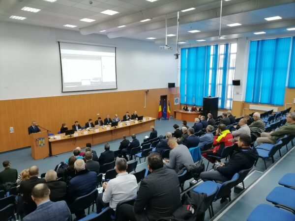 „Rețelele de comunicații și acoperirea GSM la nivelul județului Hunedoara”, tema unei conferințe organizate de deputatul Viorel Sălan