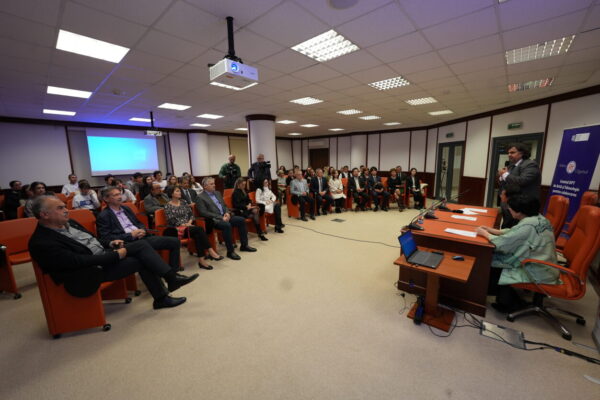 Centrul de Artă și Tehnologie pentru Colaborarea cu Japonia JUTSU, de la Universitatea Politehnica Timișoara, a fost inaugurat în prezența ambasadorului Hiroshi Ueda