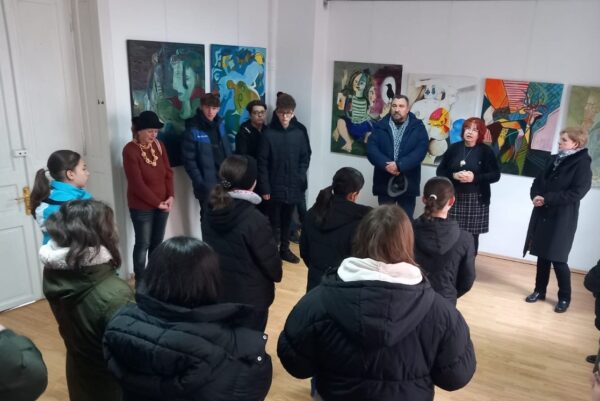Vernisaj expozițional cu ”Pictură și Grafică în dialog” la Casa de Cultură a Studenților din Petroșani
