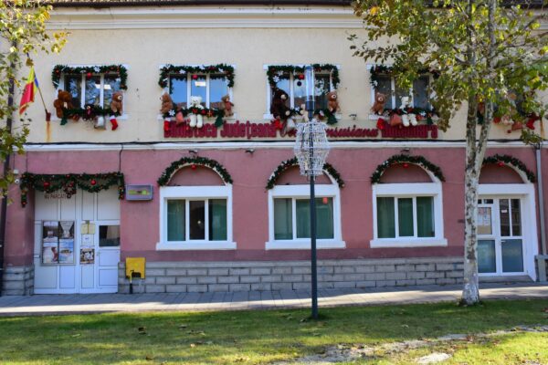 Invitație la ”Atelierul lui Moș Crăciun”, la Biblioteca județeană din Deva