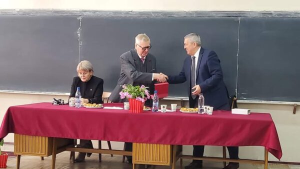 Profesorul universitar Dumitru Fodor, sărbătorit la aniversarea de 85 de ani, la Universitatea din Petroșani